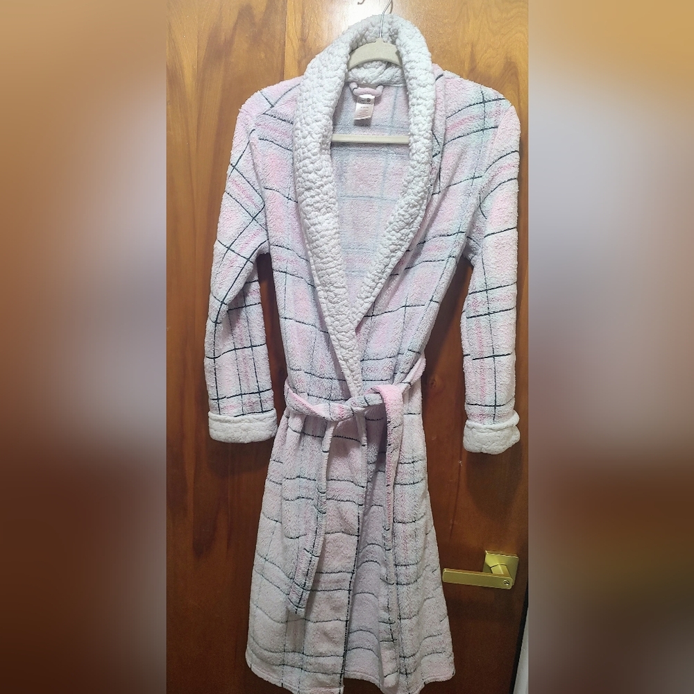 Secret Treasures Plush Pink Bathrobe